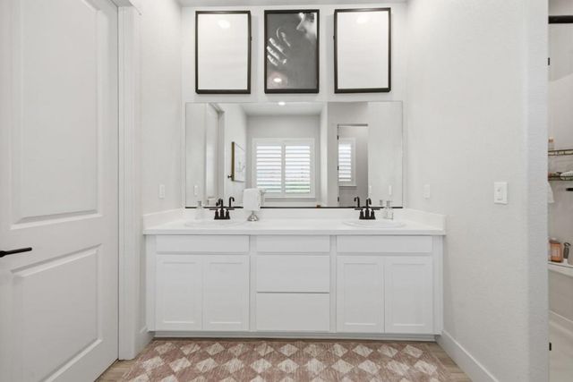 283 Vienna Way, Hollister, CA 95023