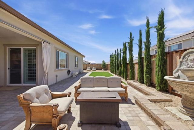 283 Vienna Way, Hollister, CA 95023