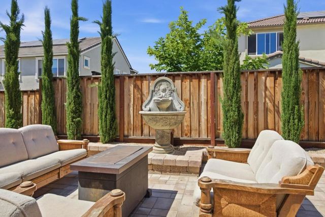 283 Vienna Way, Hollister, CA 95023