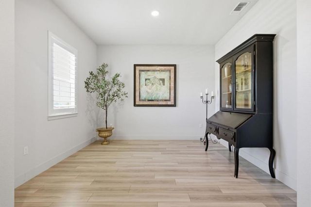 283 Vienna Way, Hollister, CA 95023