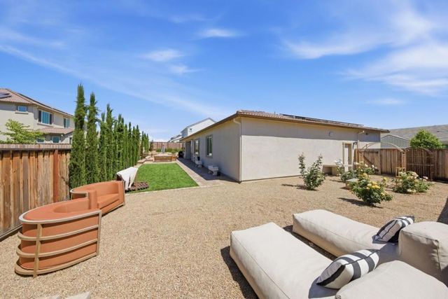 283 Vienna Way, Hollister, CA 95023