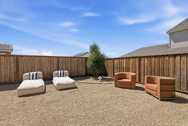 283 Vienna Way, Hollister, CA 95023