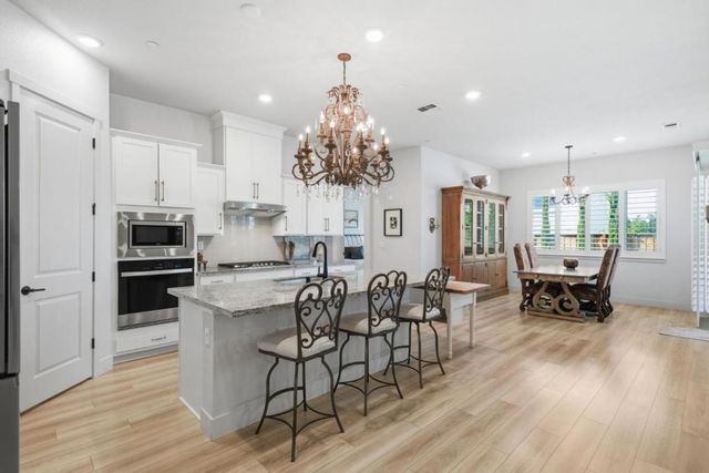 283 Vienna Way, Hollister, CA 95023