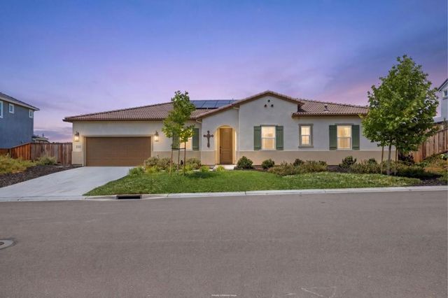 283 Vienna Way, Hollister, CA 95023