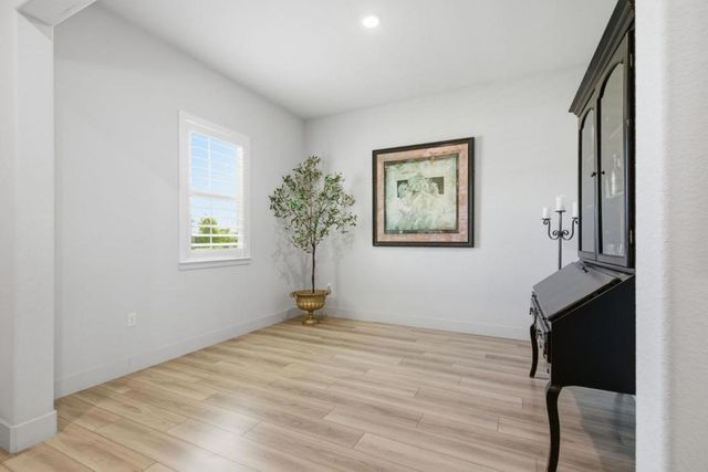 283 Vienna Way, Hollister, CA 95023