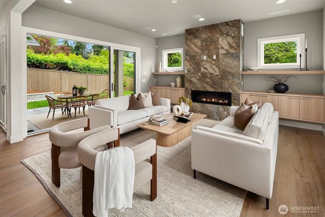 16390 NE 1st Street, Bellevue, WA 98008
