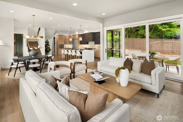 16390 NE 1st Street, Bellevue, WA 98008