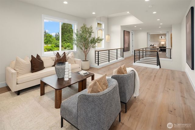 16390 NE 1st Street, Bellevue, WA 98008