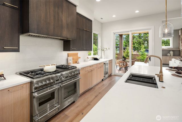 16390 NE 1st Street, Bellevue, WA 98008