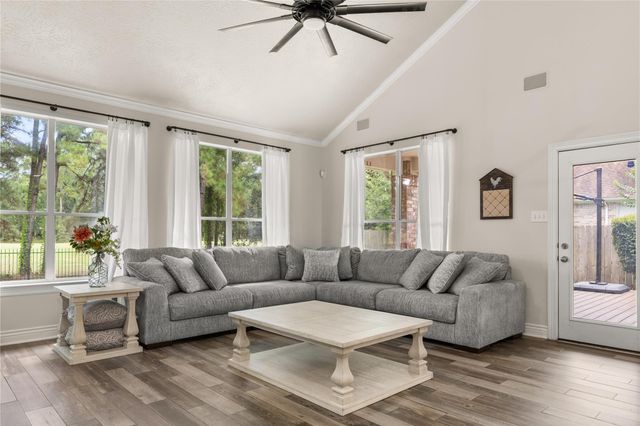 20601 Bentwood Oaks Drive, Porter, TX 77365