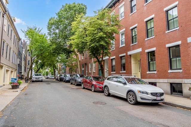 110 Elm St 2, Boston, MA 02129