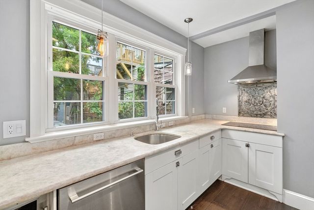 110 Elm St 2, Boston, MA 02129