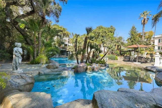 999 Rosalind Road, San Marino, CA 91108