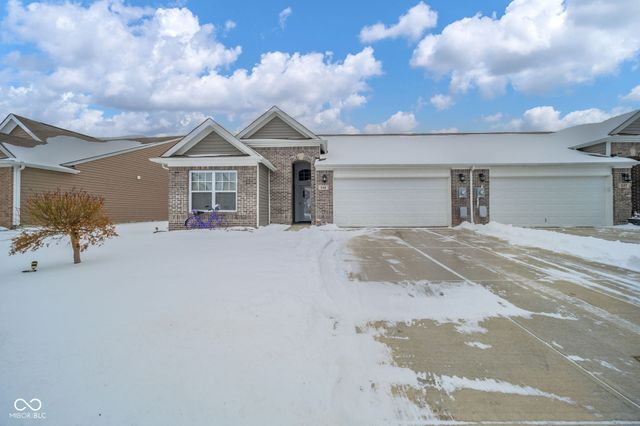 541 Greenwood Trace Drive, Whiteland, IN 46184