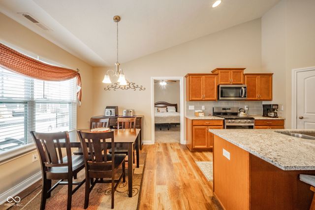 541 Greenwood Trace Drive, Whiteland, IN 46184