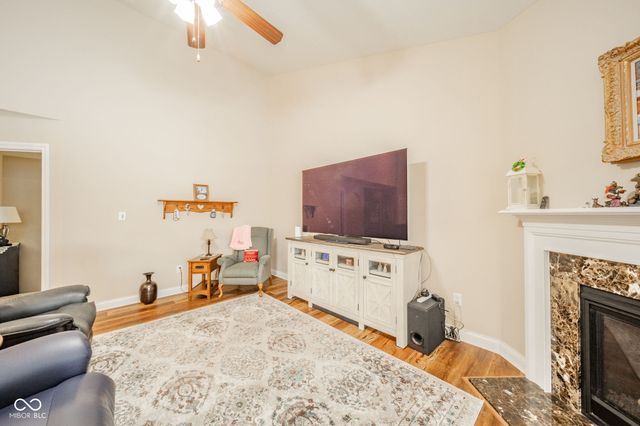 541 Greenwood Trace Drive, Whiteland, IN 46184