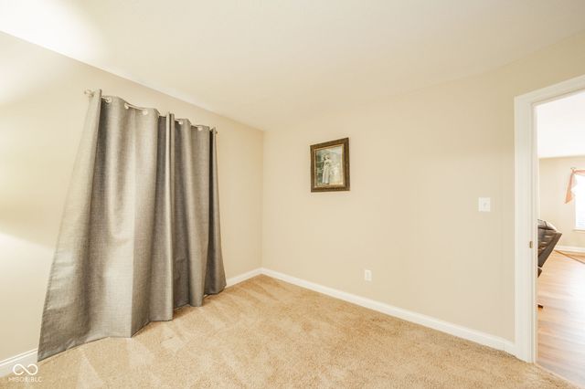 541 Greenwood Trace Drive, Whiteland, IN 46184