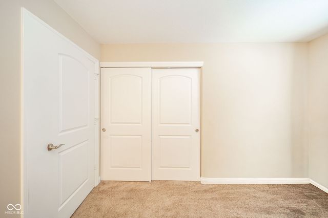 541 Greenwood Trace Drive, Whiteland, IN 46184