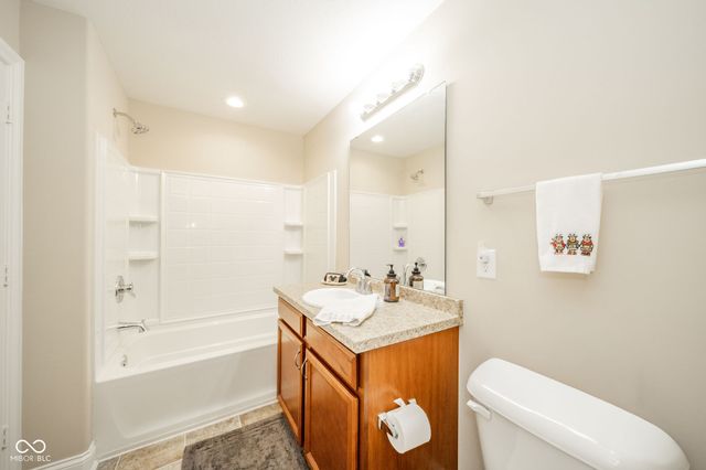 541 Greenwood Trace Drive, Whiteland, IN 46184