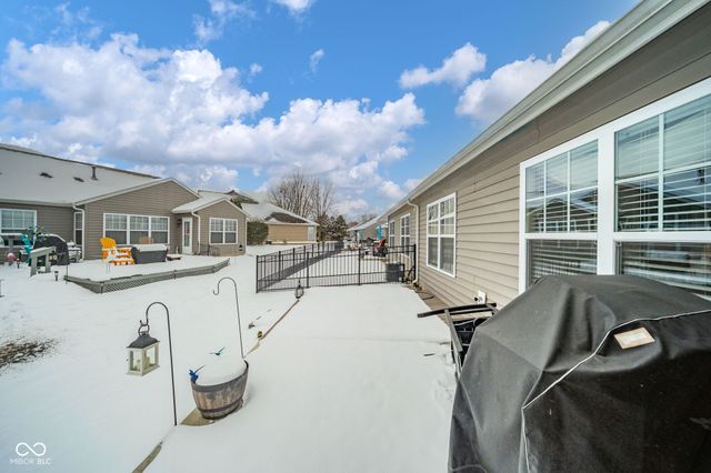 541 Greenwood Trace Drive, Whiteland, IN 46184