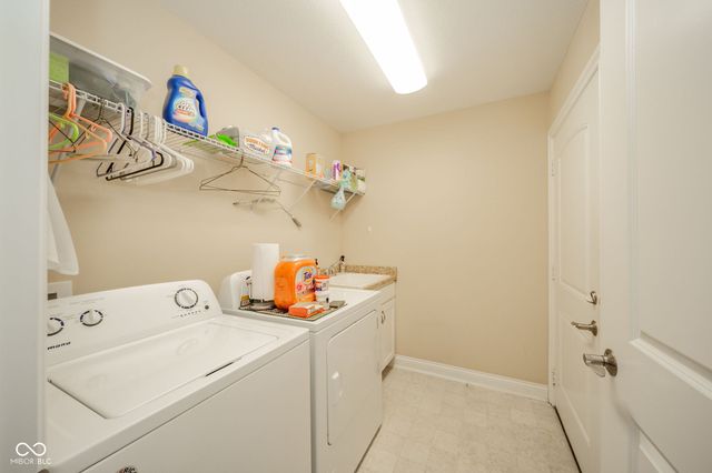 541 Greenwood Trace Drive, Whiteland, IN 46184