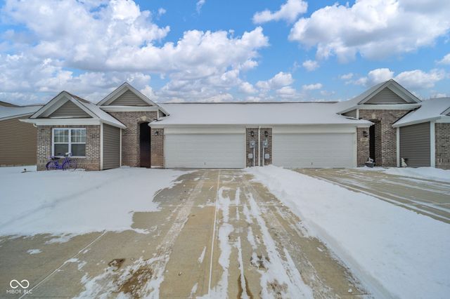 541 Greenwood Trace Drive, Whiteland, IN 46184