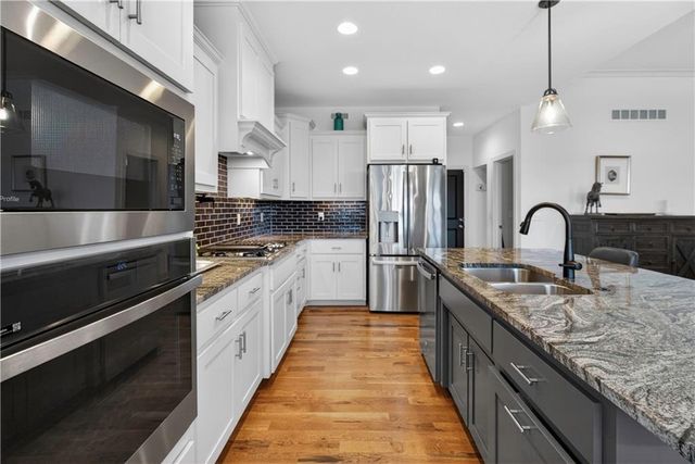 8808 N Clarion Avenue, Kansas City, MO 64153