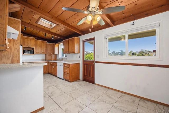 2600 Highland, Carlsbad, CA 92008