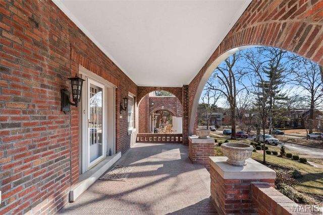 7721 Country Club Court, Clayton, MO 63105