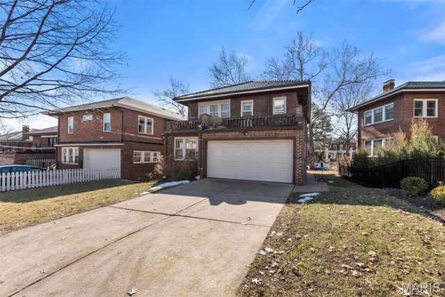 7721 Country Club Court, Clayton, MO 63105