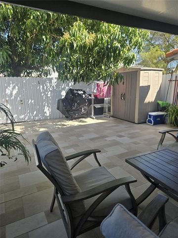 1067 W 37th St, Hialeah, FL 33012