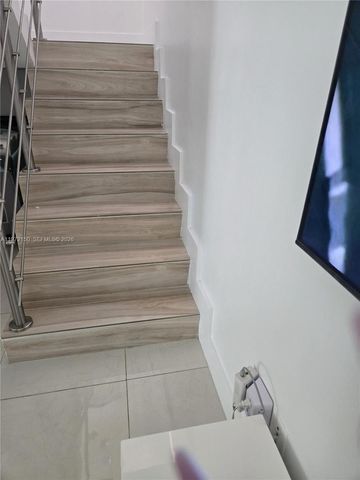 1067 W 37th St, Hialeah, FL 33012