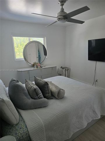 1067 W 37th St, Hialeah, FL 33012