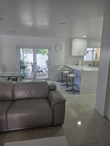 1067 W 37th St, Hialeah, FL 33012