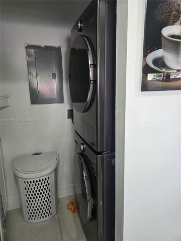 1067 W 37th St, Hialeah, FL 33012