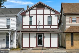 26 N RAILROAD ST, Palmyra, PA 17078