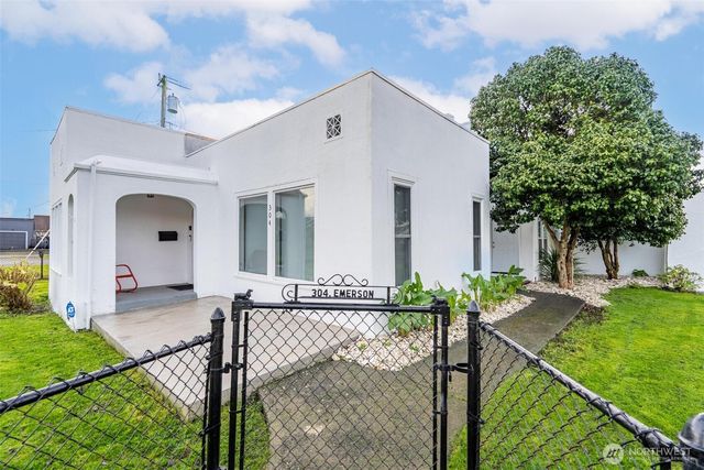 304 Emerson Avenue, Hoquiam, WA 98550