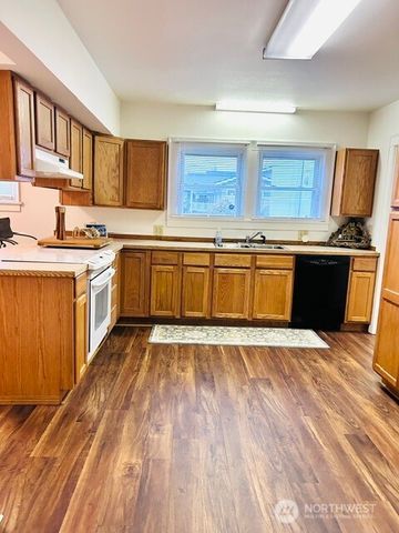 304 Emerson Avenue, Hoquiam, WA 98550