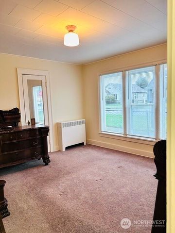 304 Emerson Avenue, Hoquiam, WA 98550