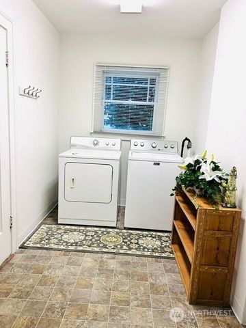 304 Emerson Avenue, Hoquiam, WA 98550