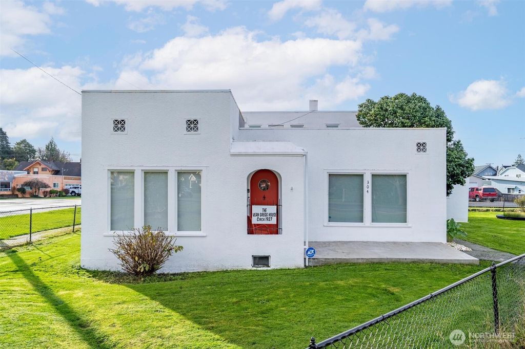 304 Emerson Avenue, Hoquiam, WA 98550