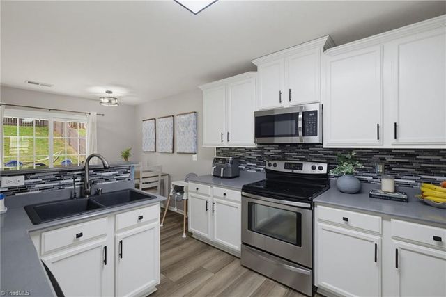431 Hancock Drive, Kernersville, NC 27284