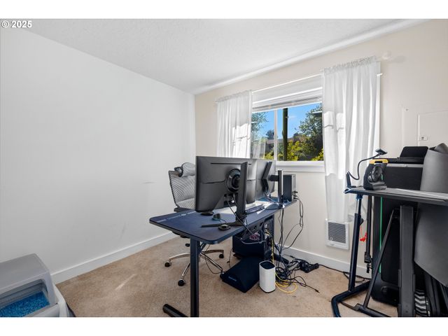 6908 N PHILADELPHIA Ave, Portland, OR 97203