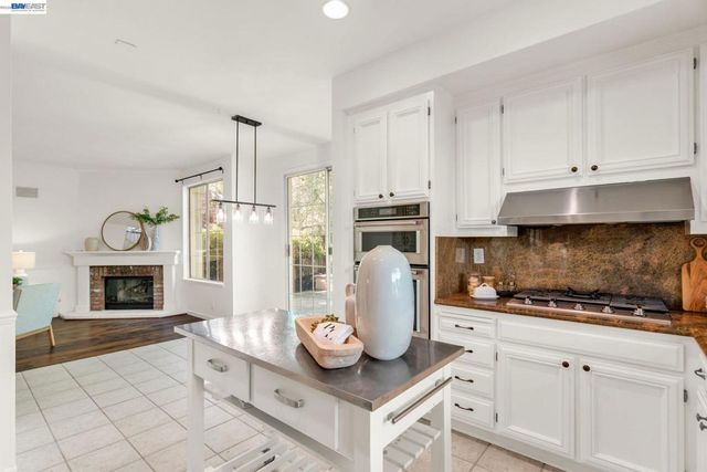 690 Glasgow Cir, Danville, CA 94526