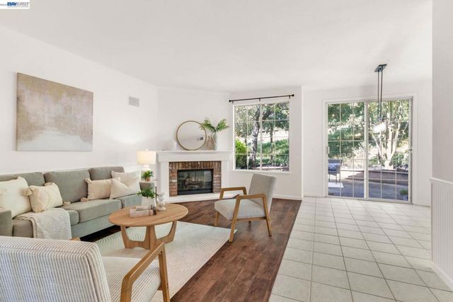 690 Glasgow Cir, Danville, CA 94526