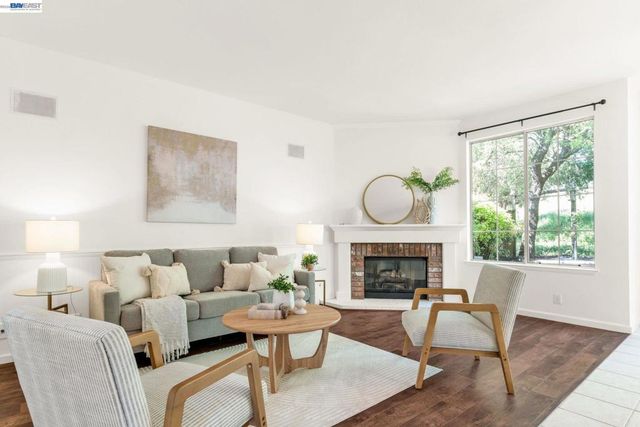 690 Glasgow Cir, Danville, CA 94526