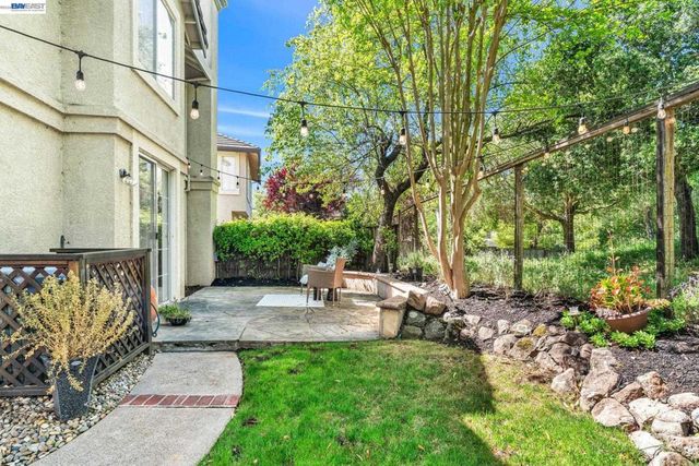 690 Glasgow Cir, Danville, CA 94526