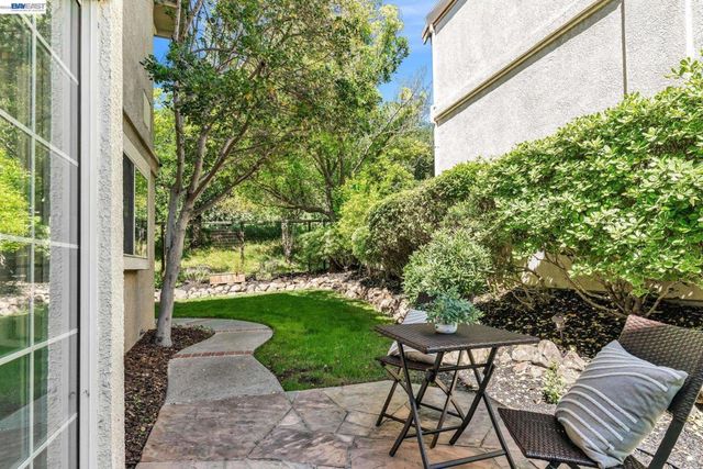 690 Glasgow Cir, Danville, CA 94526