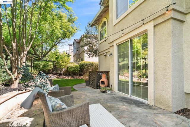 690 Glasgow Cir, Danville, CA 94526