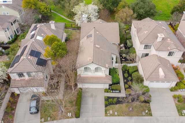 690 Glasgow Cir, Danville, CA 94526